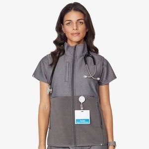 Figs performance scrub vest